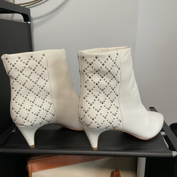 Dolce Vita Studded Kitten Heel Booties Size 8 - Picture 4 of 5